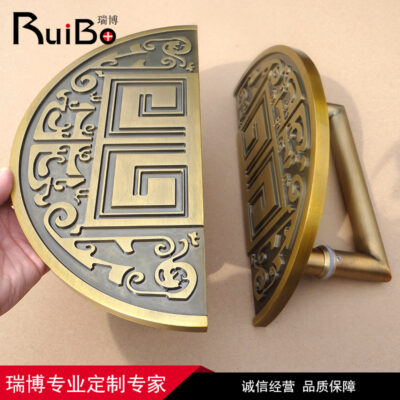 Tay nắm cửa cổ của Trung Quốc, tay nắm cửa bằng kính, tay cầm chạm khắc hình bán nguyệt bằng đồng màu vàng chạm khắc rắn hỗ trợ tùy chỉnh