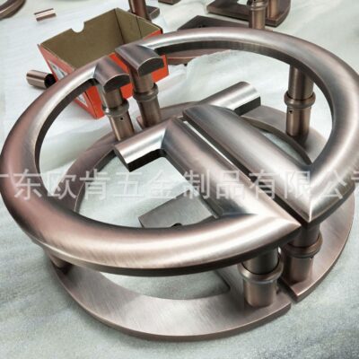 Quảng Đông Okun Phần cứng Mới Hình bán nguyệt cổ điển Trung Quốc Loại G Gõ Kết cấu Tay nắm cửa bằng đồng đen mờ