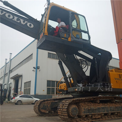 Ca bin máy xúc đa năng đường bộ cải tiến Tiannuo với ca bin nâng cao