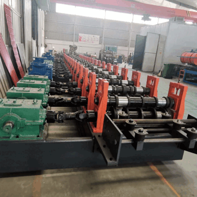 Máy lan can tốc độ cao thay đổi ba sóng hai sóng Máy tấm lan can chống va chạm đúc chính xác cổng tò vò thiết bị lan can tốc độ cao