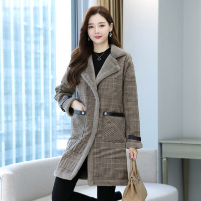Mùa Thu Đông Size Lớn Kẻ Sọc Áo Khoác Nữ Plus Nhung Dày Ấm Lông Cừu Tích Hợp Tay Dài Giữa Chiều Dài áo Khoác