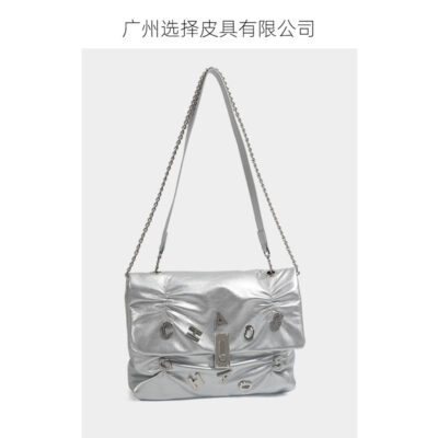 Niche thiết kế thủy triều thương hiệu túi xách nữ bề mặt mềm mại nếp gấp túi kết cấu dây chuyền chữ cái túi nhỏ Túi đeo vai kiểu Pháp Túi Messenger nữ