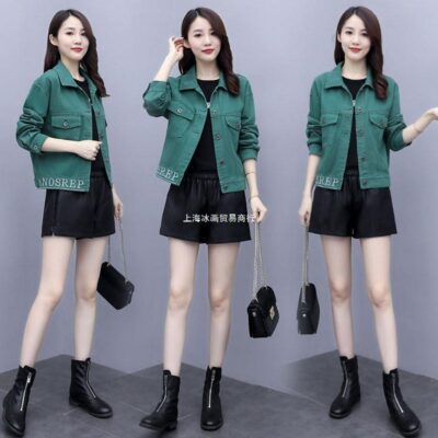 Kích thước lớn áo khoác denim nữ mùa xuân và mùa thu phiên bản Hàn Quốc mới thêu rời ngắn phổ biến áo khoác giản dị phụ nữ bán buôn