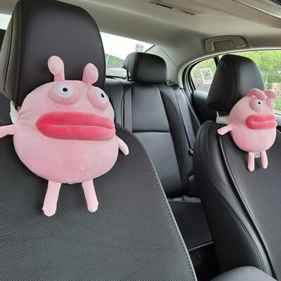 Gối tựa đầu ô tô mới lưới đệm đỏ một cặp gối sáng tạo dễ thương trang trí ô tô đồ chơi sang trọng nữ trang trí ô tô