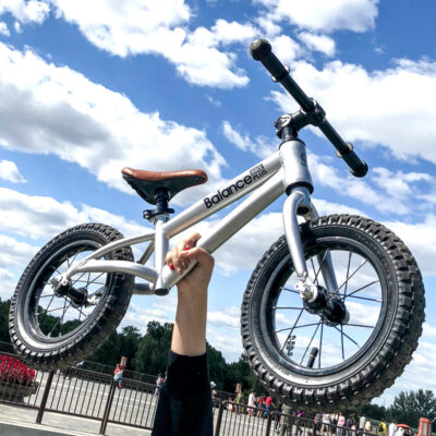 Mô hình thi đấu xe thăng bằng trẻ em 2-8 tuổi xe thăng bằng xe tập đi xe yo-yo xe scooter xe cho bé nhà máy giao hàng trực tiếp