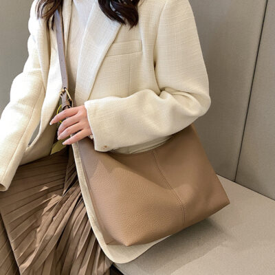 Túi tote dung tích lớn thiết kế theo kiểu ngách dành cho nữ 2023 túi đeo vai hợp thời trang mới bằng da mềm kết cấu chất lượng cao Túi Messenger