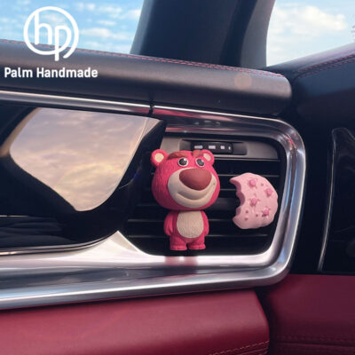 Người nổi tiếng trên Internet ins dâu tây dễ thương gấu xe dầu thơm cửa thoát khí xe hơi nước hoa trang trí nội thất xe hơi nữ thần đá khuếch tán