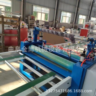Bảng điều khiển cửa Máy cán màng bảo vệ Pvc tự động cắt bảng điều khiển trang trí Tấm gỗ veneer PVC mật độ bảng máy cán phẳng