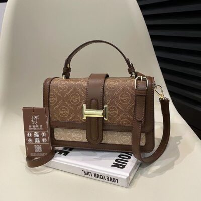 Mùa xuân năm 2023 mới phát sóng trực tiếp phong cách đẹp xu hướng thời trang retro túi vuông nhỏ dung tích lớn màu sắc tương phản túi đeo vai nữ