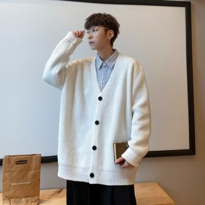Áo len cardigan màu trơn nam mùa xuân và mùa thu phong cách Hồng Kông xu hướng phong cách lười biếng Áo len cổ chữ V dáng rộng áo khoác giản dị