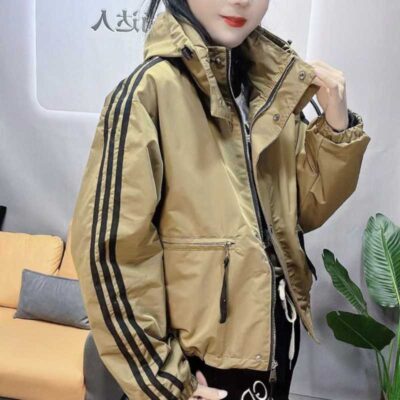 Có Mũ Ngắn Áo Khoác Nữ Mùa Xuân 2023 Châu Âu Mới Retro Khâu Sọc 3 Thanh Rời Xu Hướng Áo Khoác