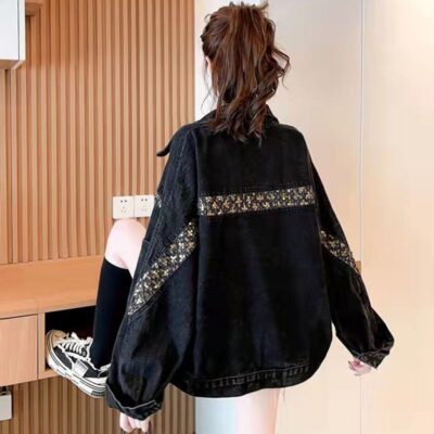 Cá Tính Áo Khoác Denim Nữ Ngắn Rộng Kích Thước Lớn Quần Áo Denim Muối Series Cổ Giảm Béo Mùa Xuân Áo Khoác Nữ