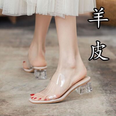 Dép nữ trong suốt mùa hè một từ mới với gót dày vừa và cao gót dép gió cổ tích pha lê bên ngoài dép đi trong nhà bán buôn