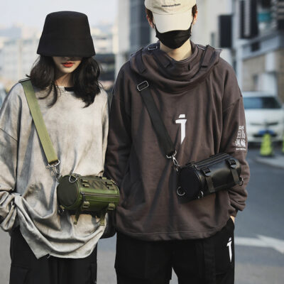 Túi Đeo Chéo Nam Hợp Thời Trang Dạo Phố Mát Mẻ Túi Hình Trụ Nam Xe Máy Đơn Giản Cặp Đôi Cá Tính Ba Lô Nhỏ