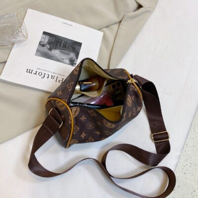 Thương mại nước ngoài túi nhỏ hình trụ 2023 túi đeo vai mới in dây đeo vai rộng xiên túi xách nữ túi baguette hợp thời trang