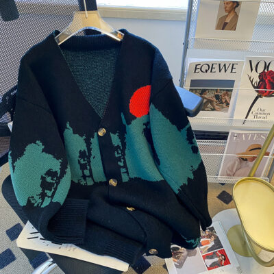 Phiên bản Hàn Quốc hợp thời trang tất cả các trận đấu áo len cổ chữ V áo len nam mùa thu đông mẫu áo khoác rộng in hình hợp thời trang