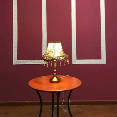 Bàn tròn nhỏ mini đơn giản hình tròn sắt rèn nhỏ bàn sofa Châu Âu giản dị sáng tạo ban công phòng khách bàn hiện đại