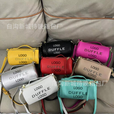 Túi đeo chéo nữ phong cách Âu Mỹ mới kết cấu đơn giản túi đeo vai hợp thời trang chữ phổ biến túi xi lanh đi lại