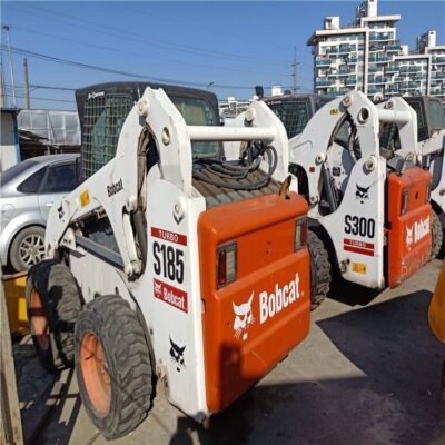 Cần bán máy xúc lật Bobcat S185, máy phay trượt Bobcat S300