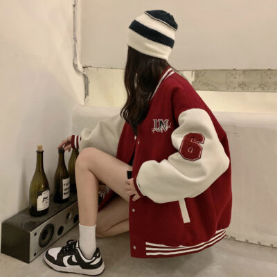 Mỹ thu đông mới thêu màu sắc tương phản cộng với nhung dày phong cách Hồng Kông đồng phục bóng chày nữ phi công áo khoác ins triều áo khoác
