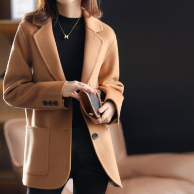 Áo khoác cashmere 2 mặt nữ phong cách ngắn mùa xuân 2023 mới len dáng ôm nhỏ len nhỏ phù hợp với áo khoác