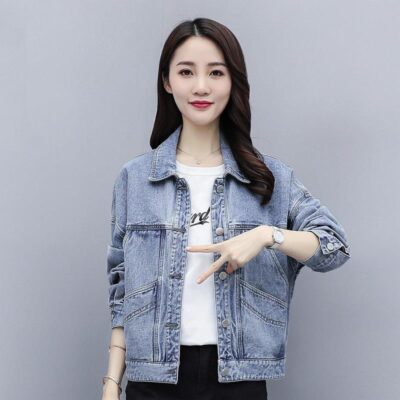 Áo khoác denim nữ 2023 phiên bản Hàn Quốc mới dáng rộng màu đen ngắn miệng lớn phong cách Harajuku áo khoác học sinh phù hợp