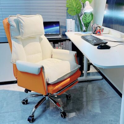 Không gian thương mại đa chức năng tối giản màu trắng hiện đại ở nhà mà khung ghế sofa thoải mái