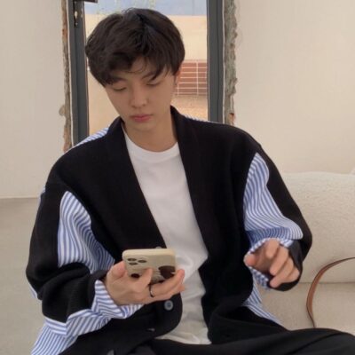 Giả hai mảnh áo khoác nam nối áo sơ mi cardigan thiết kế cảm giác thích hợp Hàn Quốc hợp thời trang hàng dệt kim vài phần mùa xuân mỏng