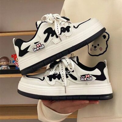 Giày trượt ván nữ mùa xuân 2023 phong cách mới hot giày trắng thoáng khí có giá trị cao dành cho học sinh sành điệu giày nữ đế dày phù hợp với tất cả