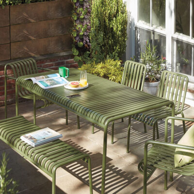 Bộ bàn ghế ngoài trời giản dị hiện đại vườn sân thượng quán trà sữa quán cà phê kết hợp bộ bàn ghế ngoài trời bằng sắt rèn