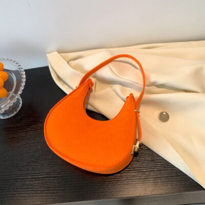 Lưới đỏ cùng phong cách thời trang túi đeo vai sát nách kẻ sọc màu trơn túi xách nữ mùa hè 2023 phổ biến túi xách đơn giản