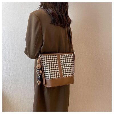 Túi phổ biến năm nay dành cho nữ 2023 thời trang mới phong cách bùng nổ túi xô nữ cao cấp phù hợp với tất cả túi Messenger một vai