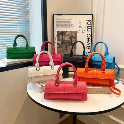 Túi vuông nhỏ họa tiết cá sấu thời trang nữ 2023 túi xách baguette cao cấp mới túi đeo vai hợp thời trang