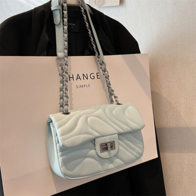 Túi nhỏ phổ biến năm nay dành cho nữ mùa xuân hè 2023 chuỗi kết cấu thời trang mới Túi Messenger túi vuông nhỏ dành cho nữ