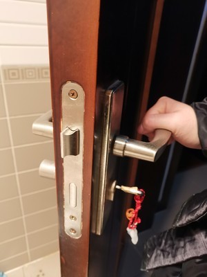 Cửa hướng dẫn trong nhà cửa gỗ có khóa thay đổi khóa trọng lượng khóa lớn 58 khóa lò xo khóa xi lanh lõi khóa kiểu cũ khóa đầu khóa lưỡi khối khóa