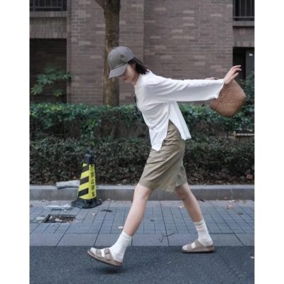 Dép đi trong nhà Birkenstock mặc ngoài mùa hè thời trang nữ đế dày tăng nút chai da thoáng khí Xăng đan đế bằng và dép đi trong nhà Birken nữ
