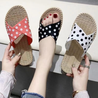 Phong cách mới của dép và dép nữ mùa hè phù hợp với tất cả thời trang sóng chấm lưới màu đỏ đế mềm bằng phẳng với giày đi biển chống trượt cho nữ