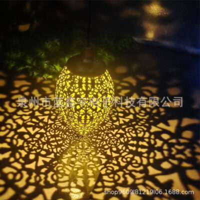 Mới đề nghị ngoài trời sắt rèn sân vườn không thấm nước năng lượng mặt trời loại A mặt dây chuyền ánh sáng sân vườn bãi cỏ phong cảnh ánh sáng mặt trời