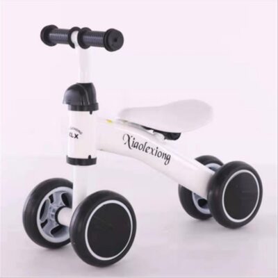 Các nhà sản xuất bán buôn xe cân bằng trẻ em không có bàn đạp xe tay ga mini bốn bánh cho bé thay mặt cho một mảnh