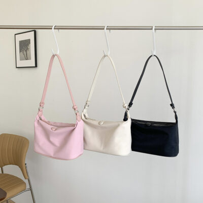 Túi xách mới 2023 dành cho nữ Túi xách phù hợp với mọi lứa tuổi Túi đeo vai nữ thời trang màu trơn đơn giản bằng nylon sát nách túi vuông nhỏ