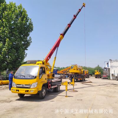 cẩu thẻ xanh 5 tấn phục vụ công trình