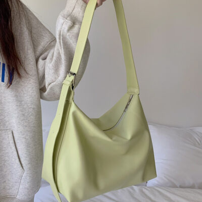 Túi có sức chứa lớn dành cho nữ 2023 túi đeo vai bằng da mềm cao cấp mới Túi Messenger phù hợp cho tất cả các trận đấu Túi tote đi làm thông thường