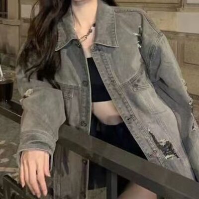Áo khoác denim nữ phong cách Hồng Kông retro mùa xuân 2023 mới giặt cũ rộng rãi phù hợp với áo khoác hợp thời trang