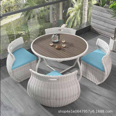 Bộ bàn ghế ngoài trời ban công sân vườn gỗ chống ăn mòn bàn tròn nhỏ ngoài trời sân giải trí có dù ba khúc kết hợp ghế mây