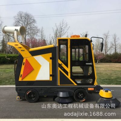 Lái xe quét điện vệ sinh nhà xưởng rác đường vệ sinh tài sản xe quét rác đa năng khép kín