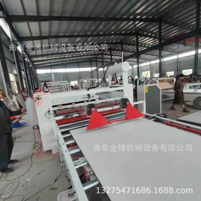 Gia công và tùy chỉnh máy dán phẳng bảng chống cháy mở rộng tấm lớn PUR keo nóng chảy máy veneer máy dán phẳng PET có độ bóng cao