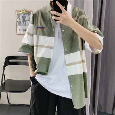 Mùa hè mới của Nhật Bản kẻ sọc ngắn tay áo sơ mi nam phiên bản Hàn Quốc hợp thời trang rộng nửa tay áo khoác nam phong cách Hồng Kông thủy triều