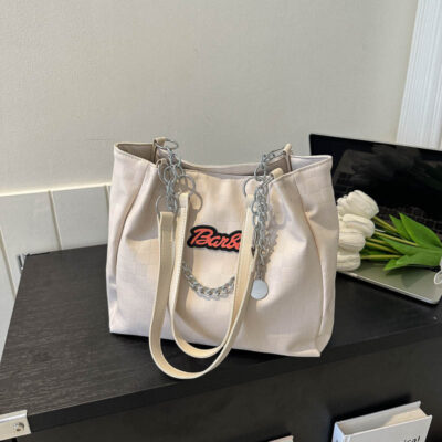 Túi dự tiệc sinh viên sức chứa lớn nữ 2023 túi tote chuỗi ca rô thời trang mới hợp thời trang túi đeo vai thông thường phù hợp với tất cả