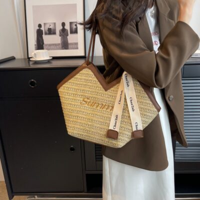 Túi dệt bằng rơm sức chứa lớn dành cho nữ mùa hè mới 2023 túi đeo vai cá tính phổ biến túi dệt hình dạng đặc biệt dành cho người đi làm