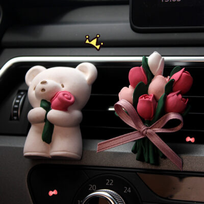 Các nhà sản xuất bán buôn thú nhận gấu tulip dầu thơm ô tô nước hoa điều hòa không khí ô tô cửa thoát khí khuếch tán đá trang trí nữ